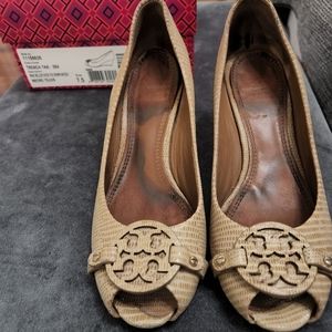 Authentic Tory Burch Mini Miller Open Toe 65mm Wedge Pump in Trench Tan